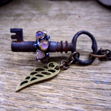 SW Studios Glass Lamwork Bead Skeleton Key Necklace nov27_necklace_skeletonkey_wing.jpg