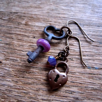 SW Studios - Glass Lampwork Bead Skeleton Earrings SW Studios - Glass Lampwork Bead Skeleton Earrings